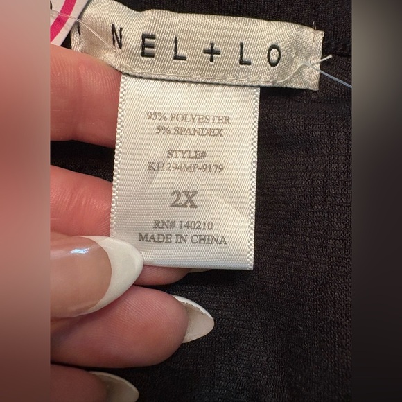 Nel + Lo Black and Gold Cut Out Blouse with Flowing Fabric size 2X - Picture 9 of 14